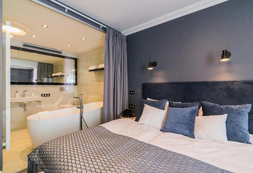 带1个卧室的带阳台的公寓, Pałac łebunia