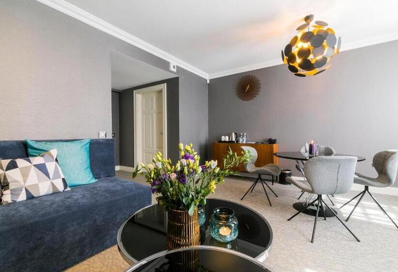 带1个卧室的带阳台的公寓, Pałac łebunia