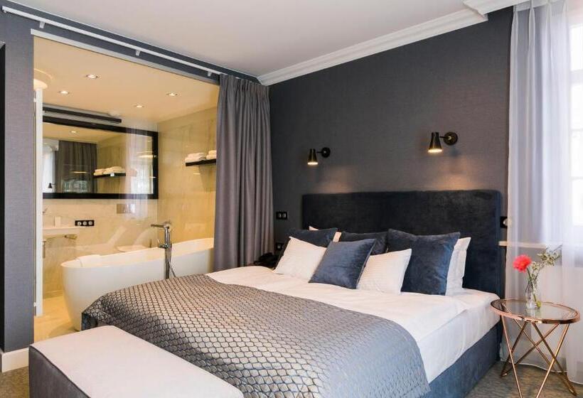 带1个卧室的带阳台的公寓, Pałac łebunia