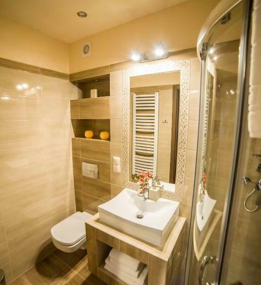 اتاق سوپریور با بالکن, Poduszka Goprówka