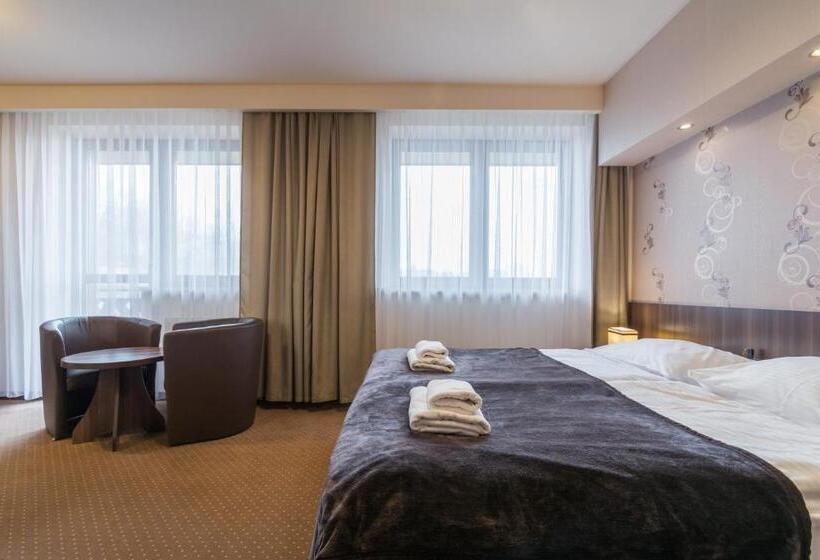 اتاق استاندارد سه تخته با بالکن, Poduszka Goprówka