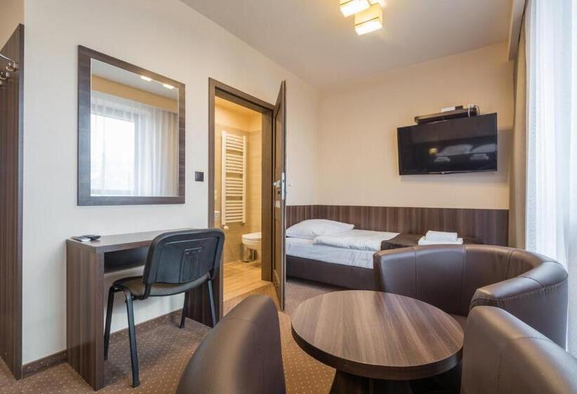 اتاق استاندارد سه تخته با بالکن, Poduszka Goprówka