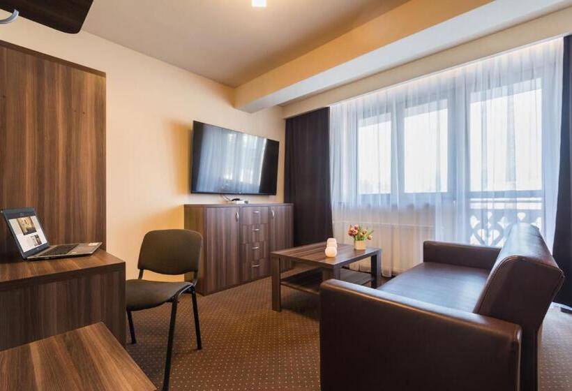 اتاق لوکس با بالکن, Poduszka Goprówka