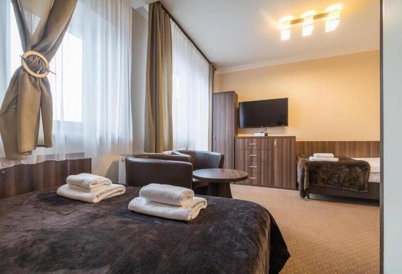 اتاق استاندارد سه تخته با بالکن, Poduszka Goprówka