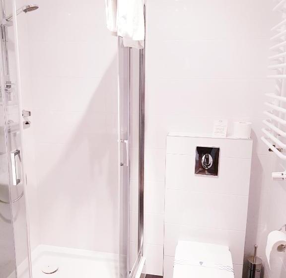 标准单人间, I Restauracja Pod Skałą Jasło