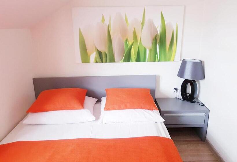 标准间, I Restauracja Pod Skałą Jasło