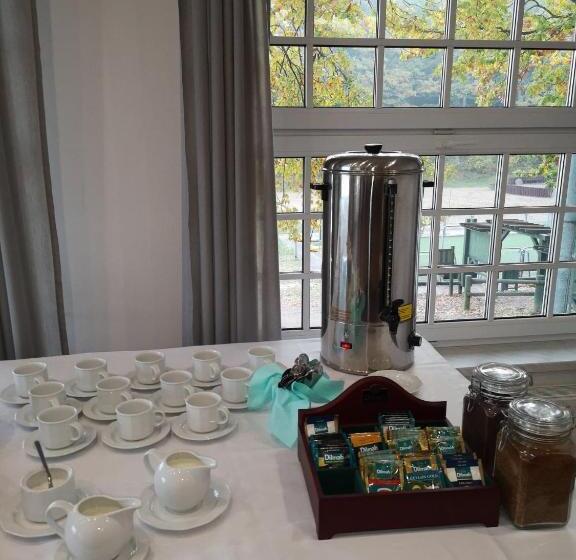 バス共有のスタンダードルーム, Pokoje Hotelowe Nad Jeziorem Jelen