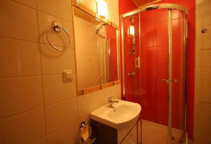 Standard-huone, Zajazd Pod Chmurką