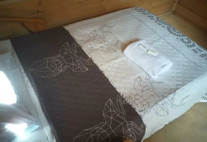 Standard Yhden Hengen Huone, Zajazd Pod Chmurką