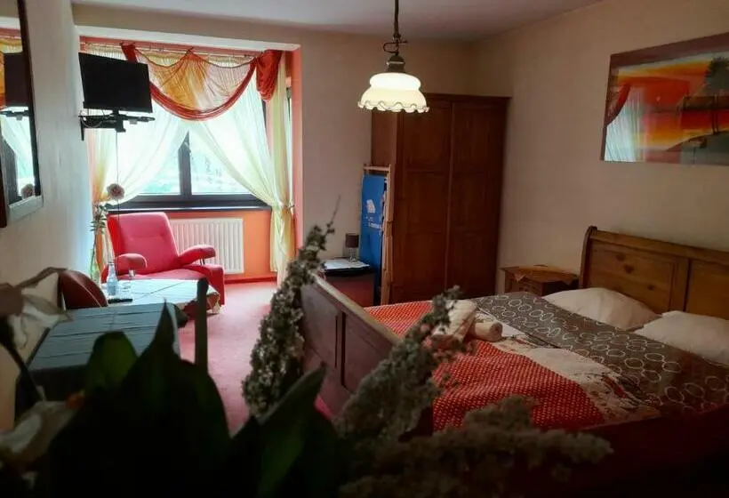 Deluxe-huone Parveke, Zajazd Pod Chmurką