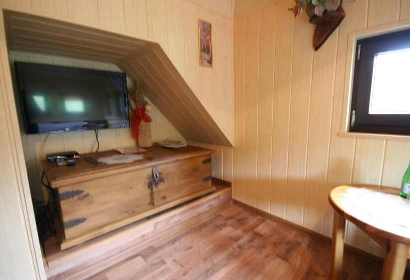 חדר אקונומי, Zajazd Pod Chmurką