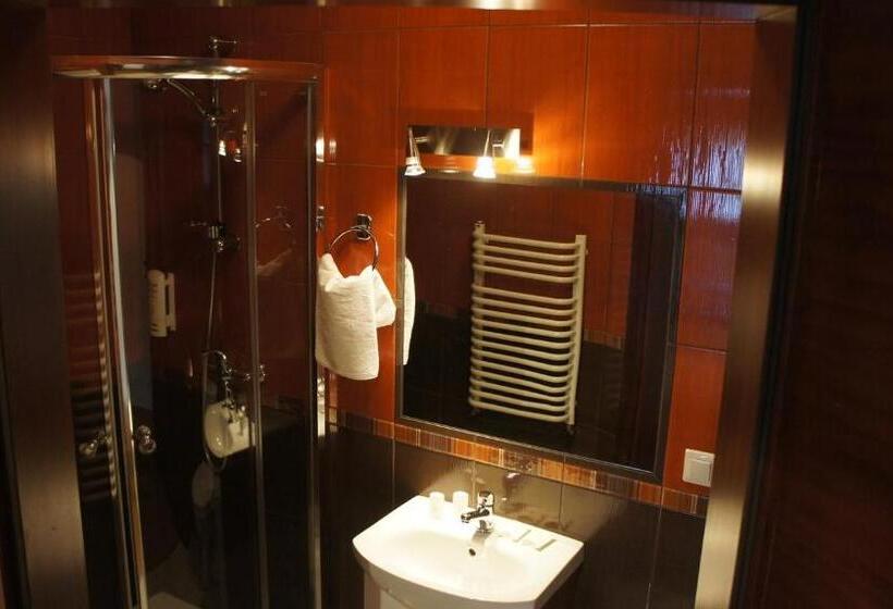 חדר סטנדרט נוף לבריכה, Zajazd Pod Chmurką