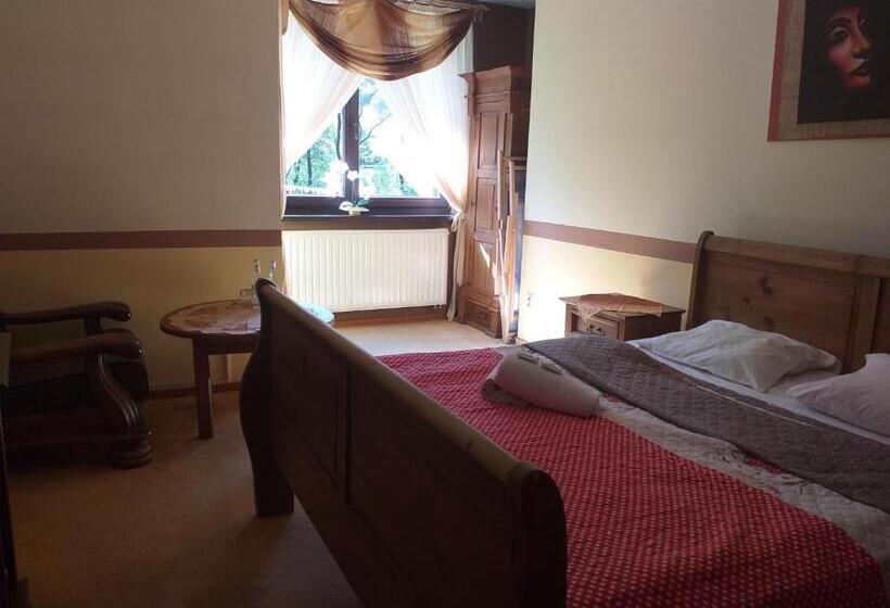 חדר סטנדרט נוף לבריכה, Zajazd Pod Chmurką