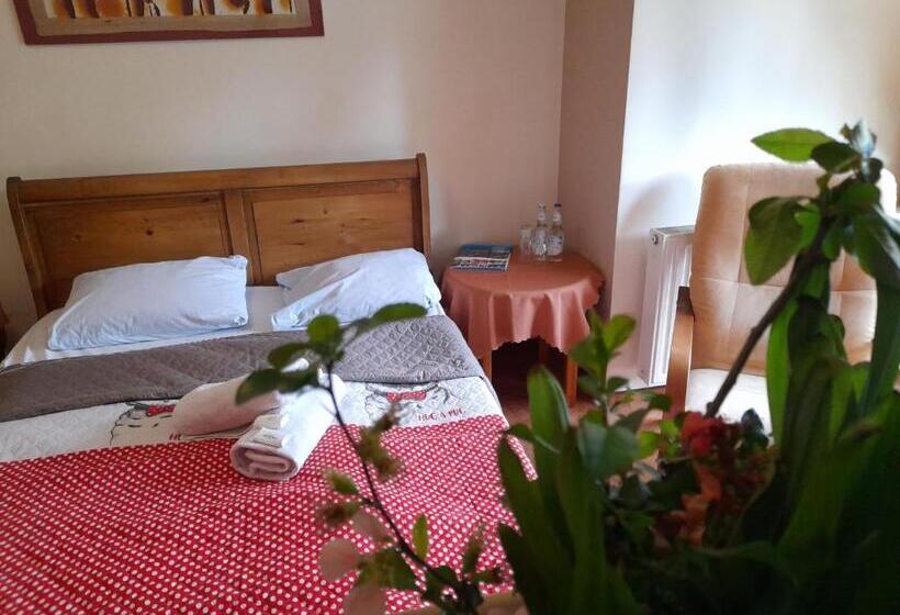 חדר דלוקס, Zajazd Pod Chmurką