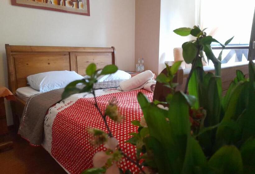 חדר דלוקס, Zajazd Pod Chmurką