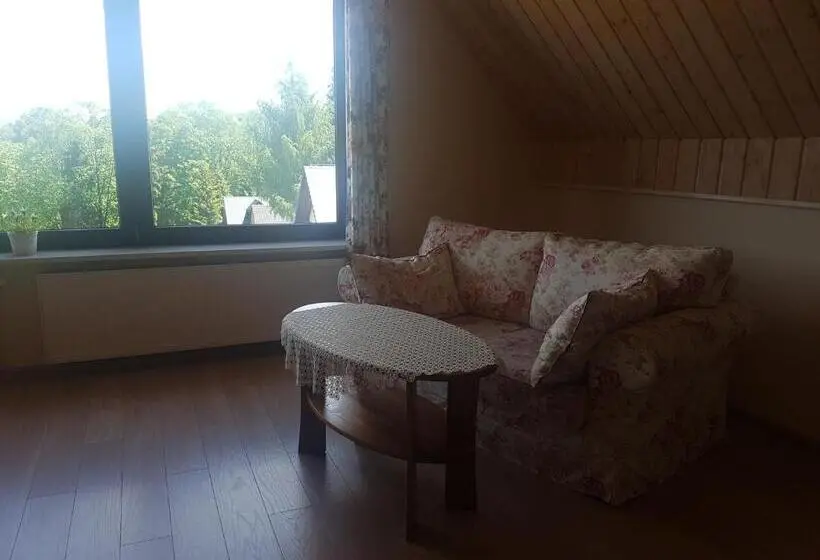 Huoneisto 1 Makuuhuone Näkymä, Dom Malowany