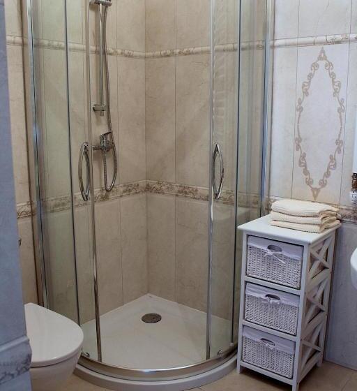 景色の見える一ベッドルームアパートメント, Dom Malowany