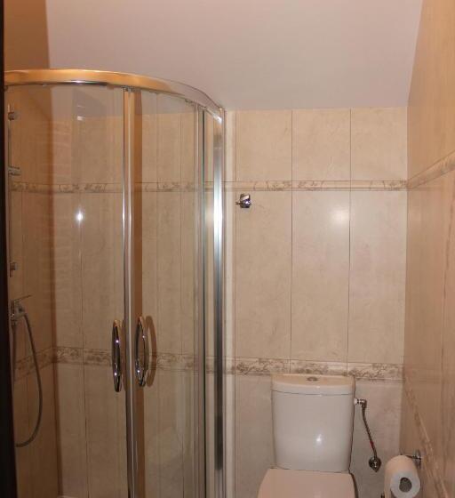 デラックスルーム, Dom Malowany