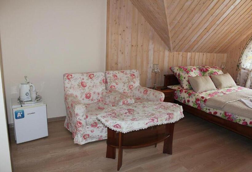 デラックスルーム, Dom Malowany