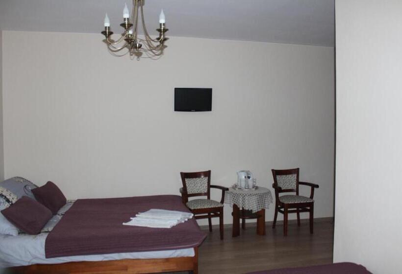 スタンダード４人部屋, Dom Malowany