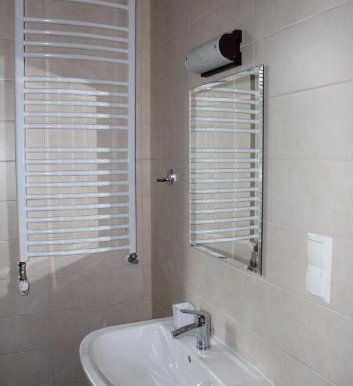 スタンダード４人部屋, Dom Malowany