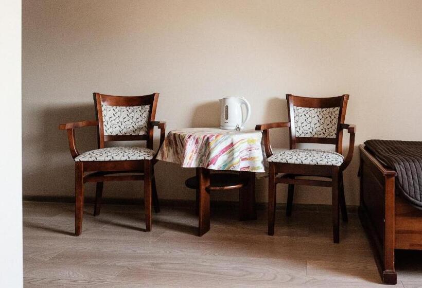 スタンダードトリプルルーム, Dom Malowany