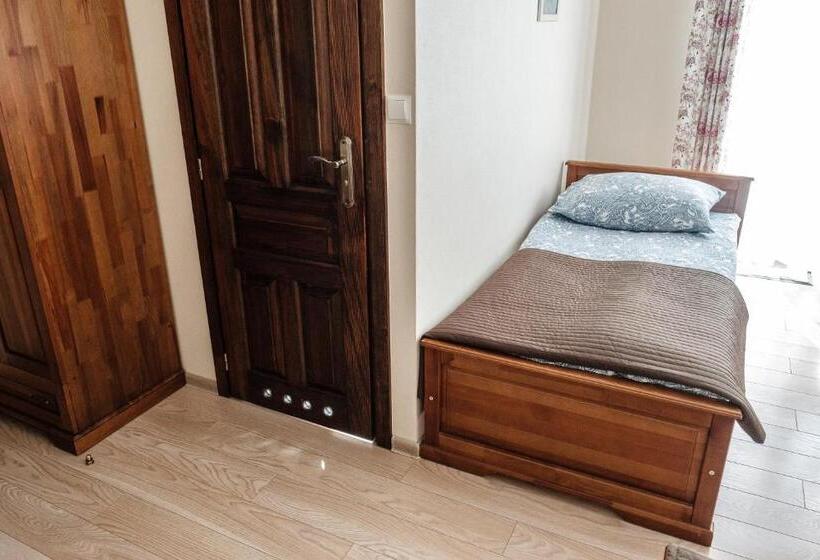 スタンダード４人部屋, Dom Malowany