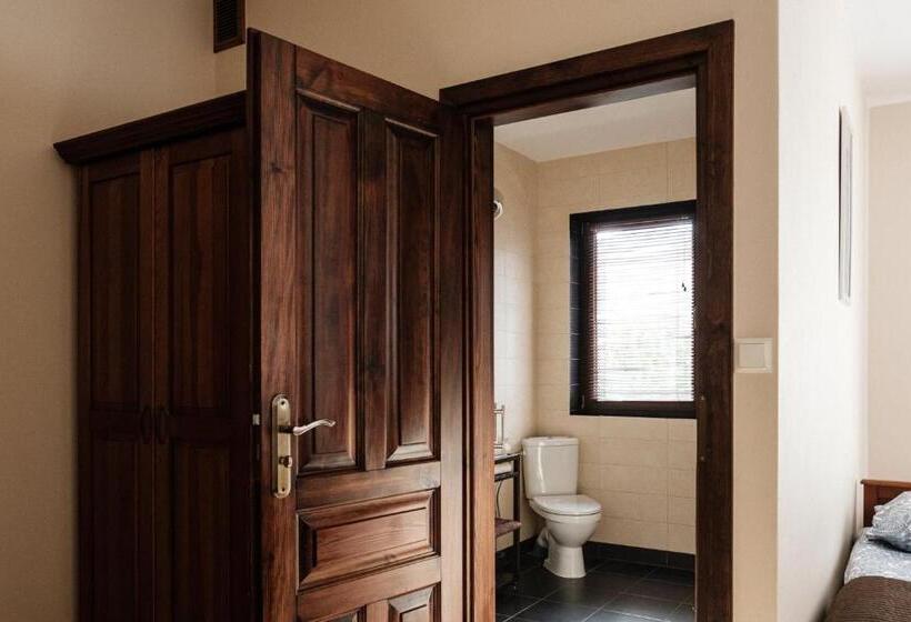 スタンダード４人部屋, Dom Malowany