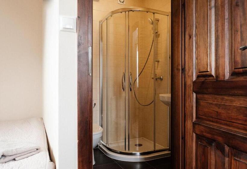 ベーシックルーム, Dom Malowany