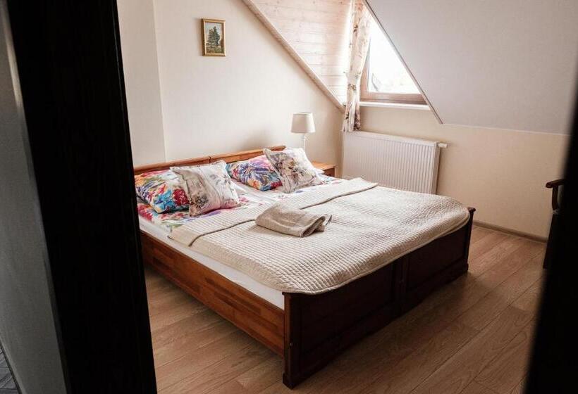 マウンテンビュースタンダードルーム, Dom Malowany