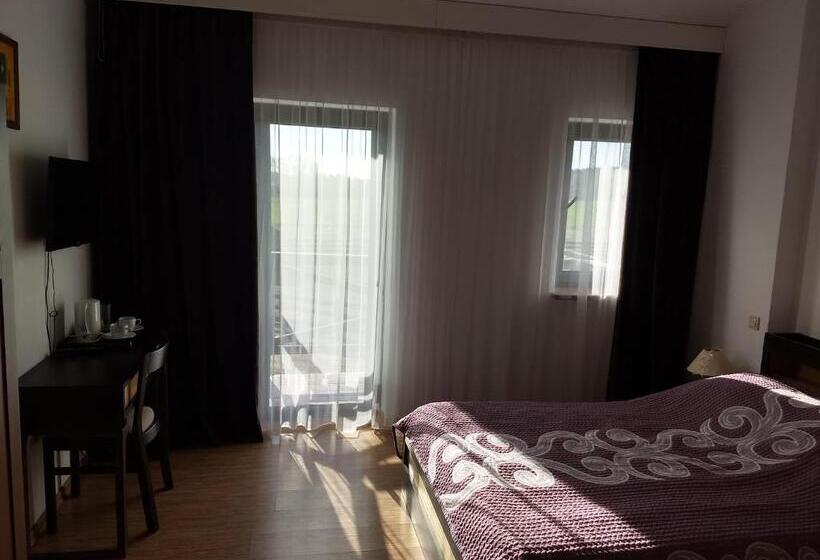 חדר סופריור עם מרפסת, Karczma Biesiadna