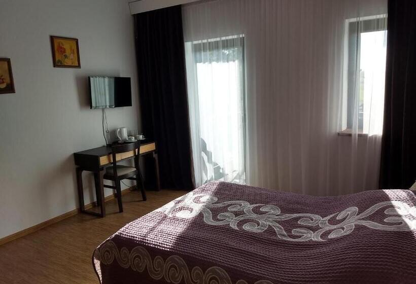 חדר סופריור עם מרפסת, Karczma Biesiadna