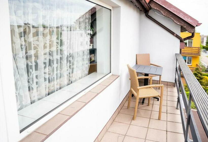 חדר דלוקס עם מרפסת, Marinas Rewa