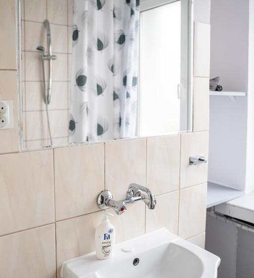 סטודיו סופריור, Marinas Rewa