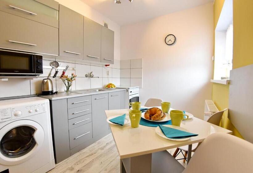 דירה בת חדר שינה 1 עם מרפסת, Marinas Rewa