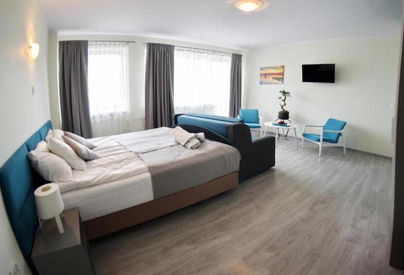 דירה בת חדר שינה 1 עם מרפסת, Marinas Rewa