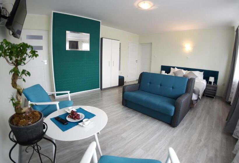 דירה בת חדר שינה 1 עם מרפסת, Marinas Rewa