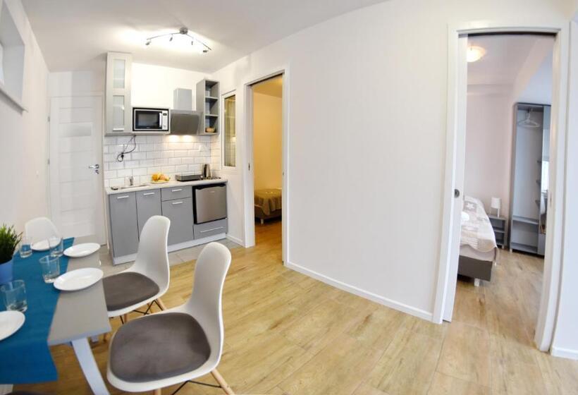 דירת שני חדרים, Marinas Rewa