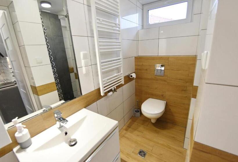 דירת חדר בקומת קרקע, Marinas Rewa