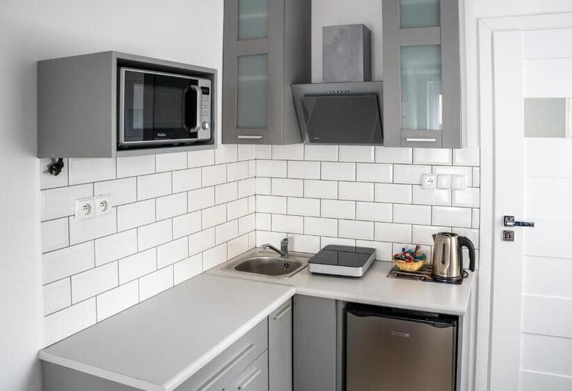 דירת חדר, Marinas Rewa