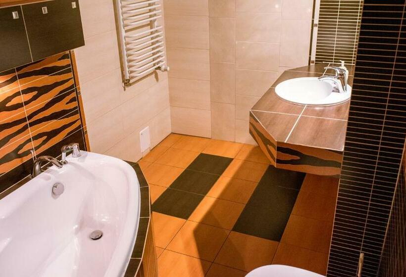 חדר סטנדרט לשלושה, Pokoje Gościnne U Meresa