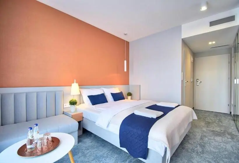 Deluxe Yhden Hengen Huone, Savana Resort Mielno