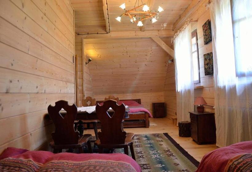 חדר סטנדרט לארבעה, Schronisko Górskie Nad Smolnikiem