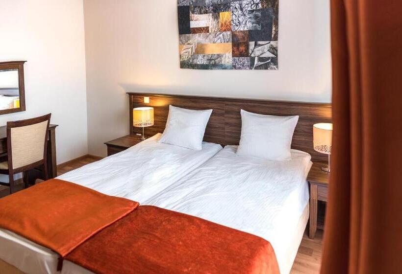 Номер Deluxe, Airpark Balice