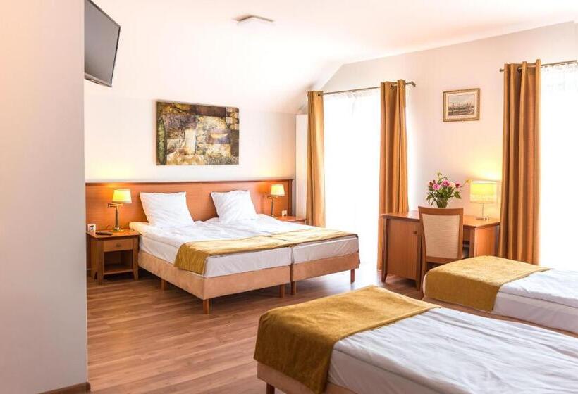 חדר דלוקס לארבעה, Airpark Balice