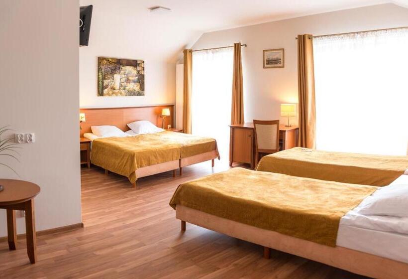 חדר דלוקס לארבעה, Airpark Balice