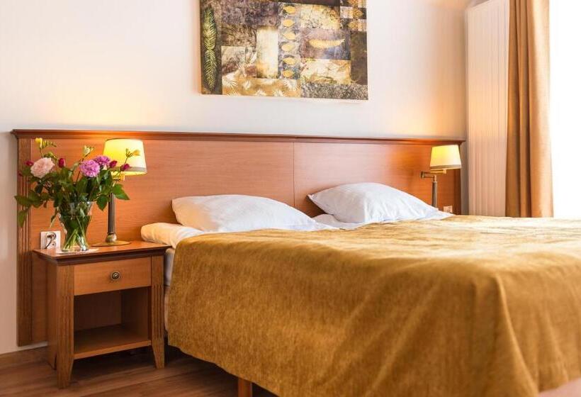 חדר דלוקס לארבעה, Airpark Balice