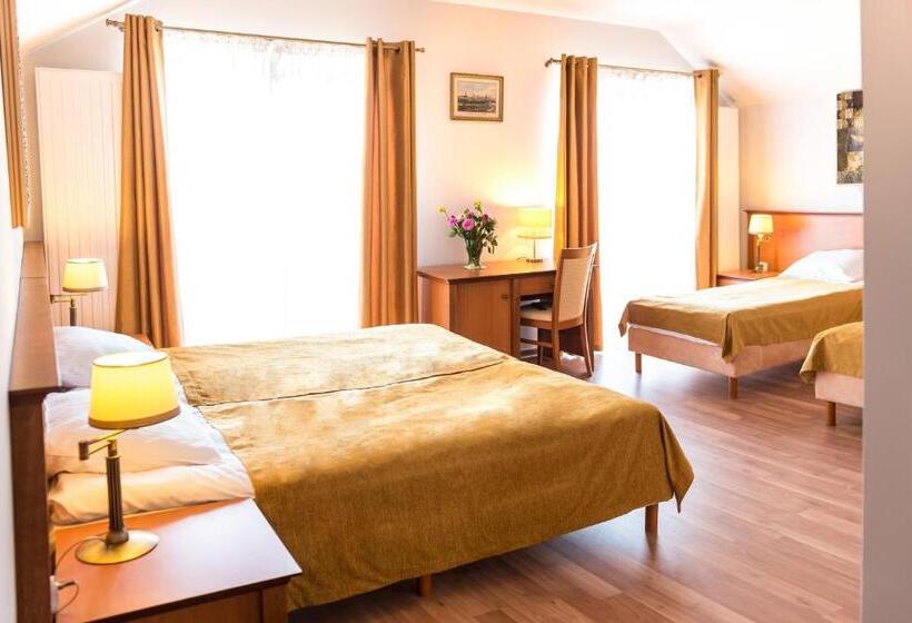 חדר דלוקס לארבעה, Airpark Balice