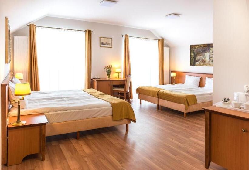 חדר משפחתי דלוקס, Airpark Balice