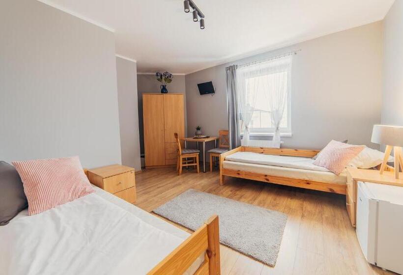 غرفة قياسية, Gościniec Pod Lilijką